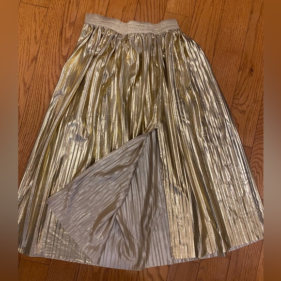 Gold pleated skirt - Picture 2 of 8